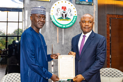 L-R: Executive Vice Chairman of the Nigerian Communications Commission, NCC, Dr Aminu Maida; His Excellency, Executive Governor of Enugu State, Dr. Peter Mbah at the NCC’s official handover ceremony of the Digital Industrial Park (DIP) and Digital Bridge Institute (DBI) to the Enugu State Government at the Government House in Enugu